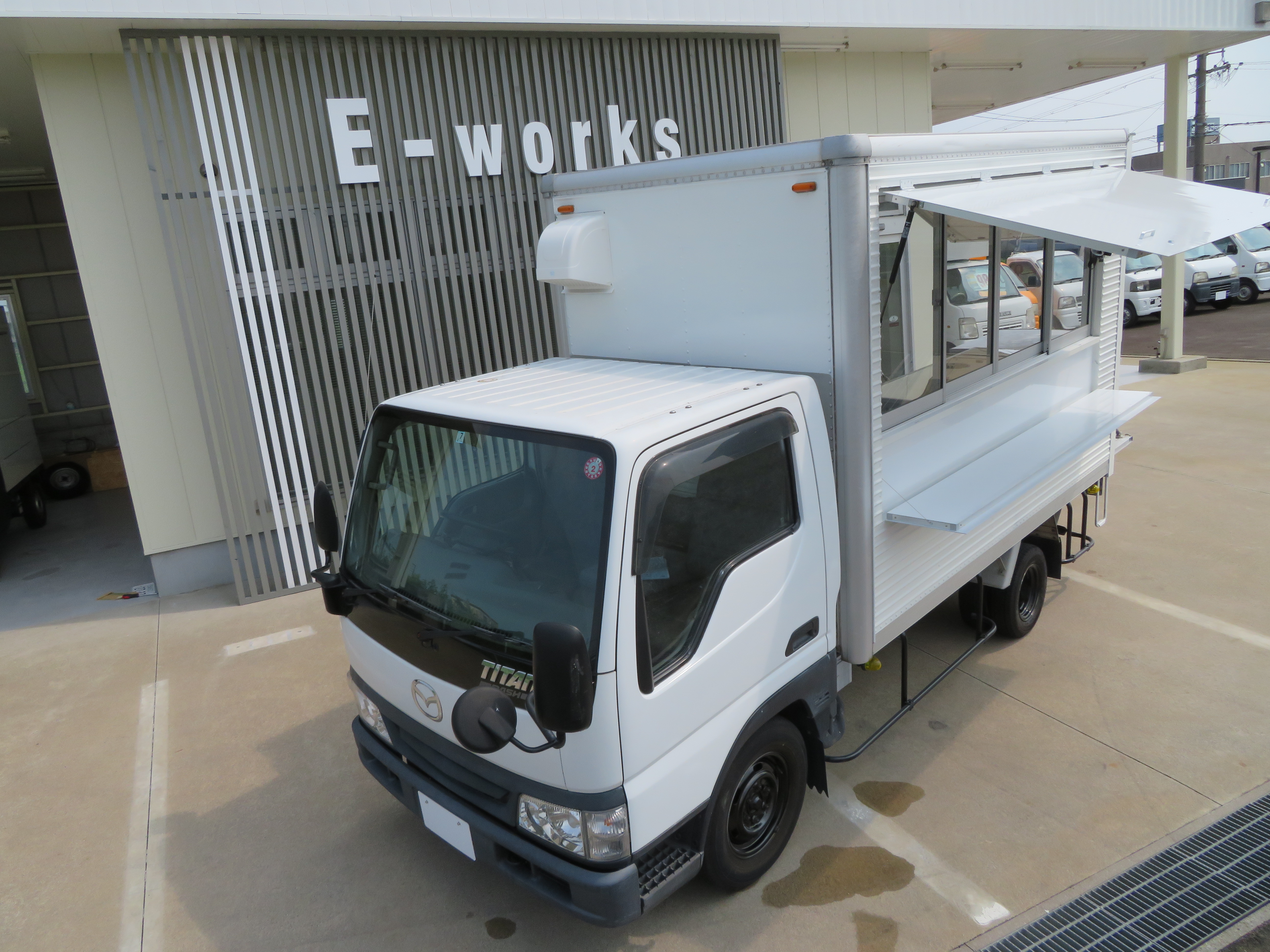 1 5トン カテゴリー E Works 移動販売 キッチンカー ケータリング 名古屋 愛知
