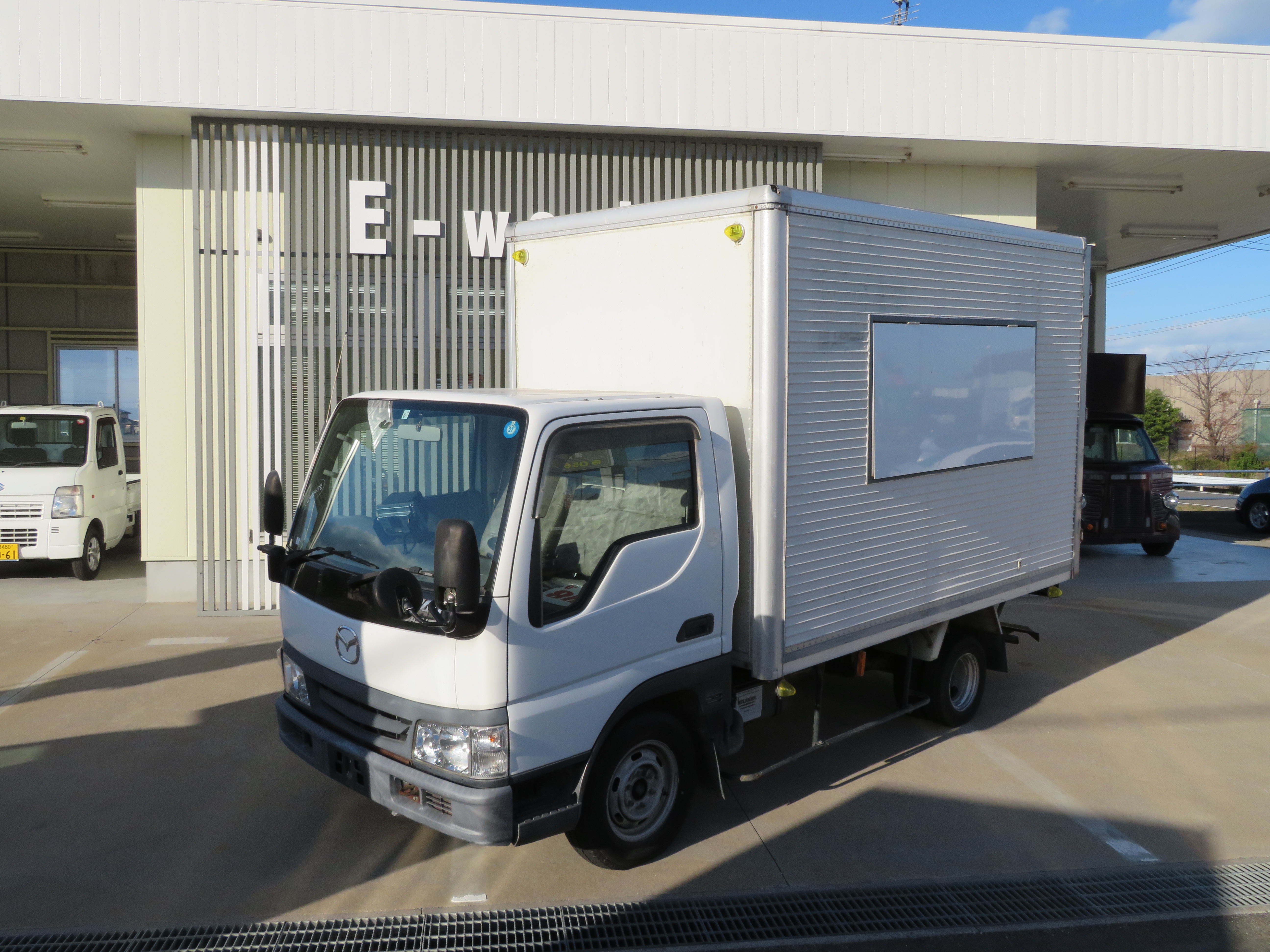 1 5トン カテゴリー E Works 移動販売 キッチンカー ケータリング 名古屋 愛知